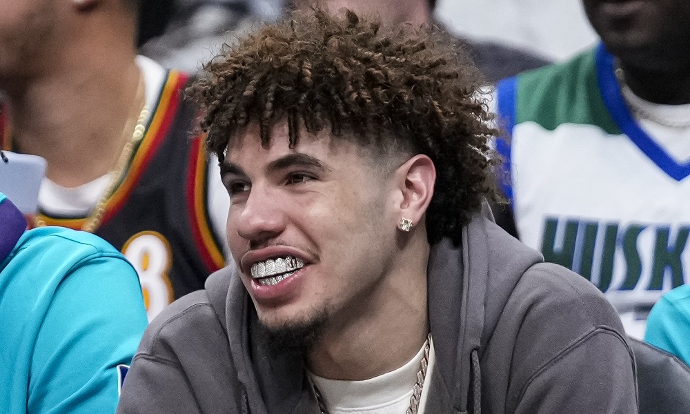 lamelo ball smiling with grill