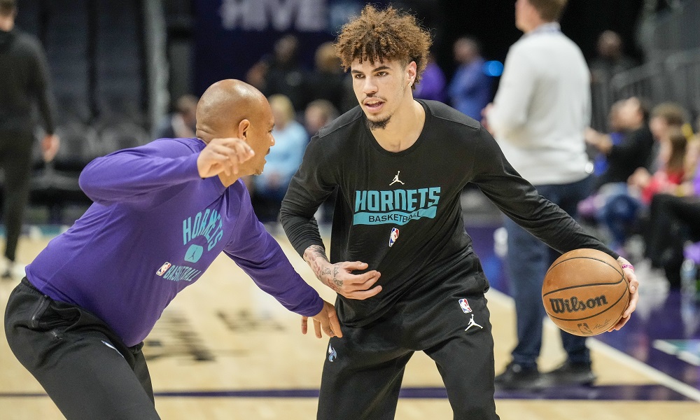 LaMelo works on his game