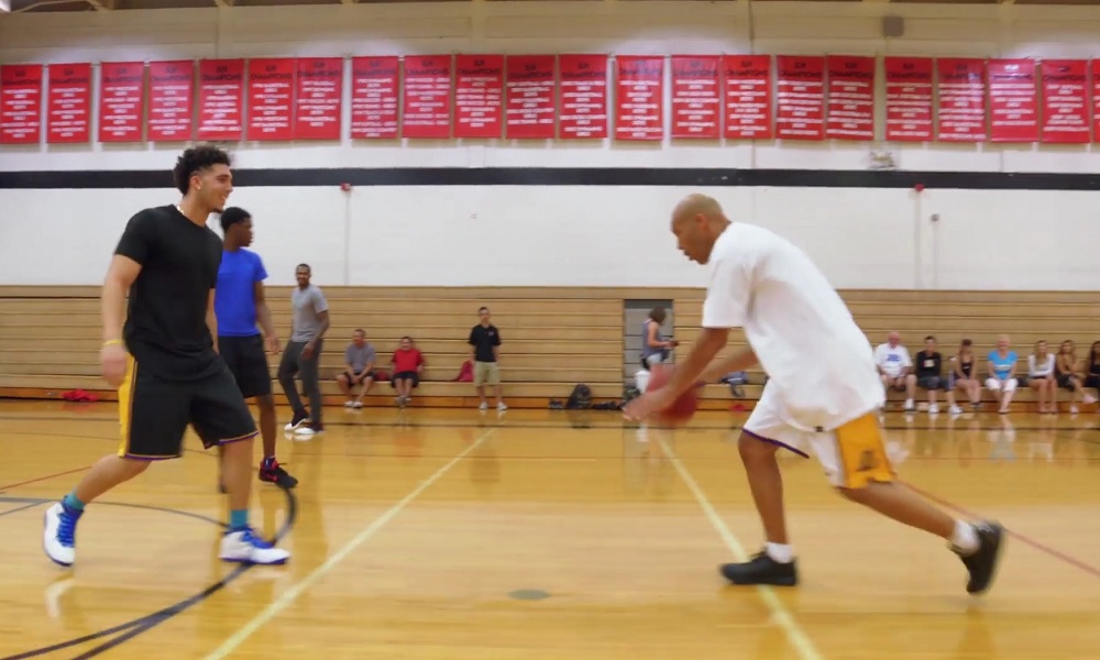 lavar ball playing basketball against his sons