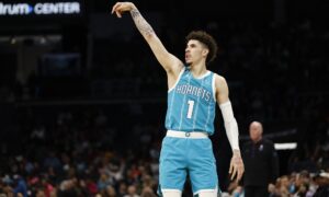 LaMelo poses after 3