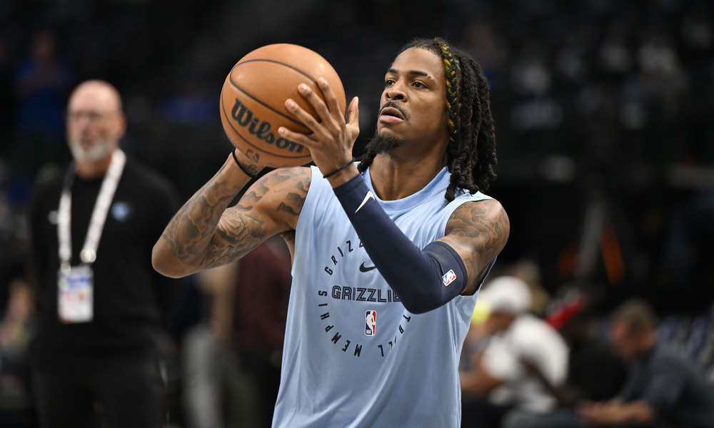 Ja Morant warming up for a preseason game