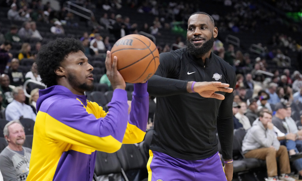 LeBron and Bronny James warming up before a preseason game
