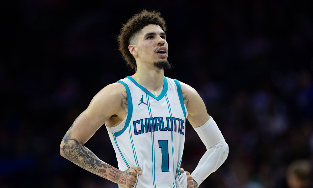 LaMelo Ball looking up to the scoreboard during a stoppage of play