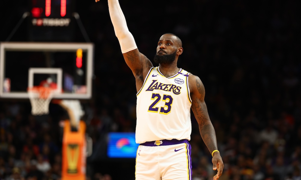 Los Angeles Lakers forward LeBron James (23) against the Phoenix Suns during an NBA Cup game at Footprint Center.