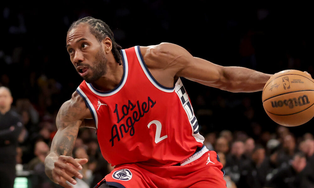 Clippers' forward Kawhi Leonard handling the ball in Friday's matchup against the Nets.