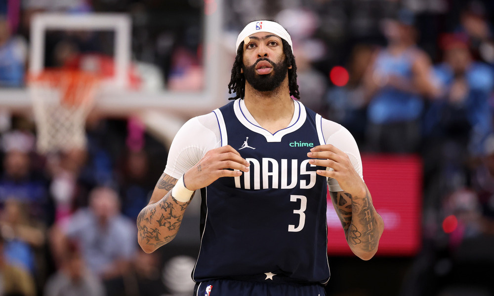 Closeup shot of Anthony Davis.