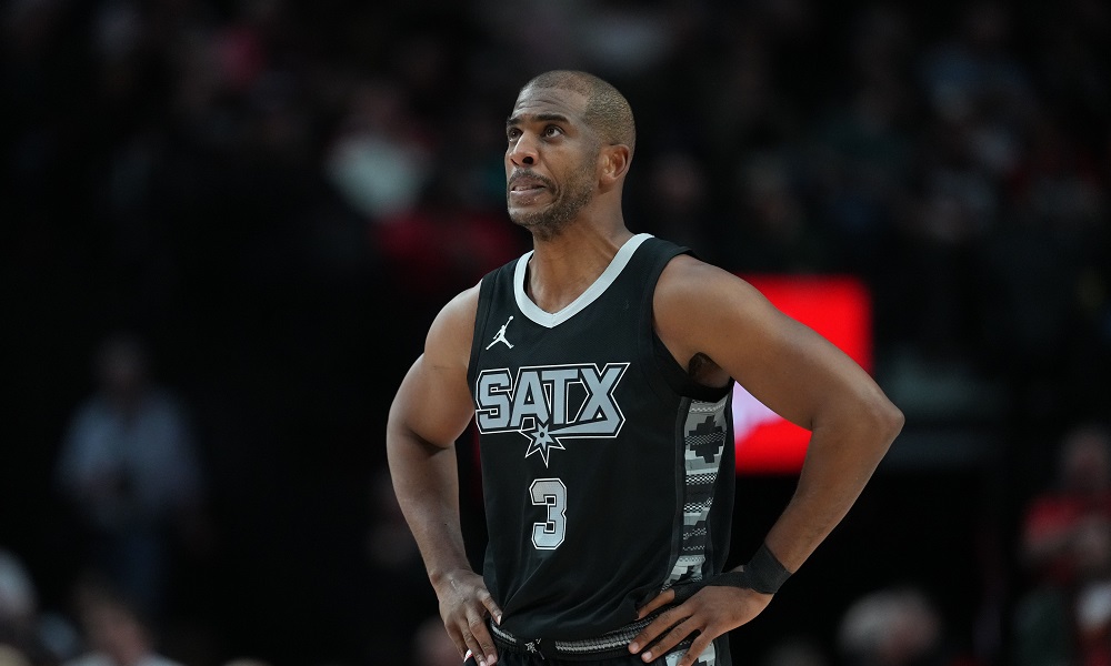 Chris Paul focuses on court