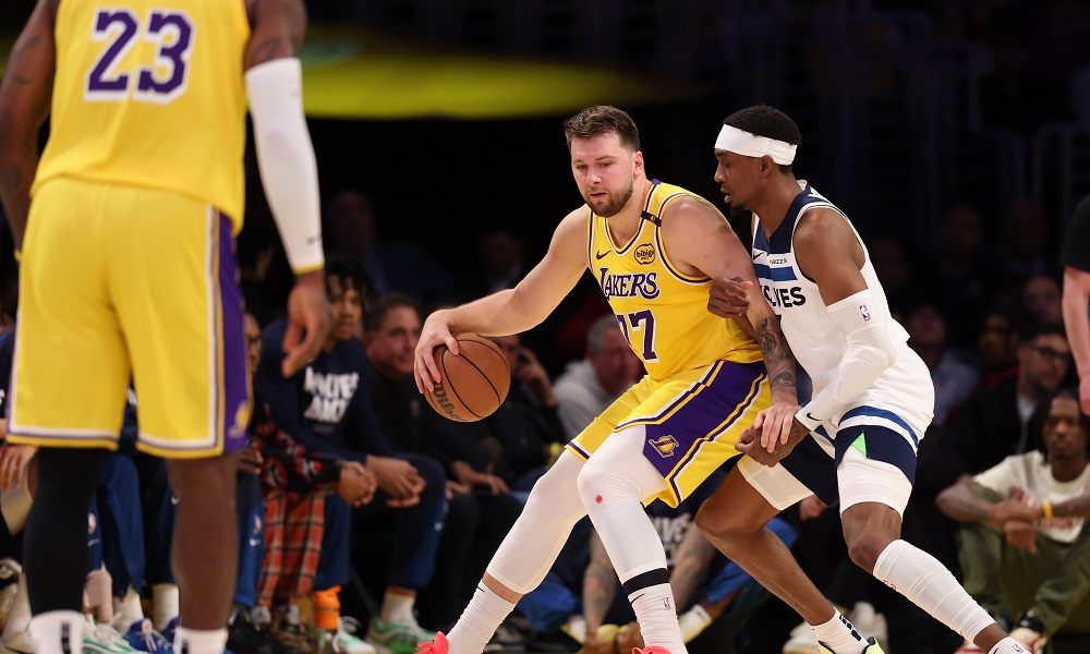 Luka backs down Timberwolves player