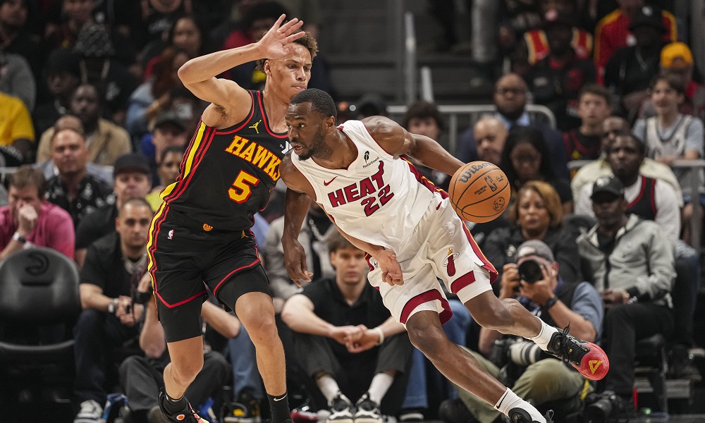 Wiggins drives against Hawks