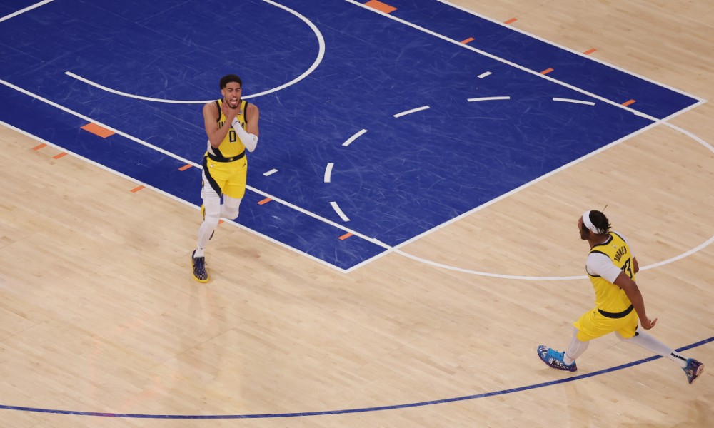 Tyrese Haliburton gives choke sign after Pacers' comeback win over Knicks