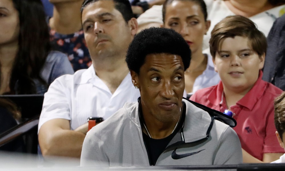 Scottie Pippen watches tennis match