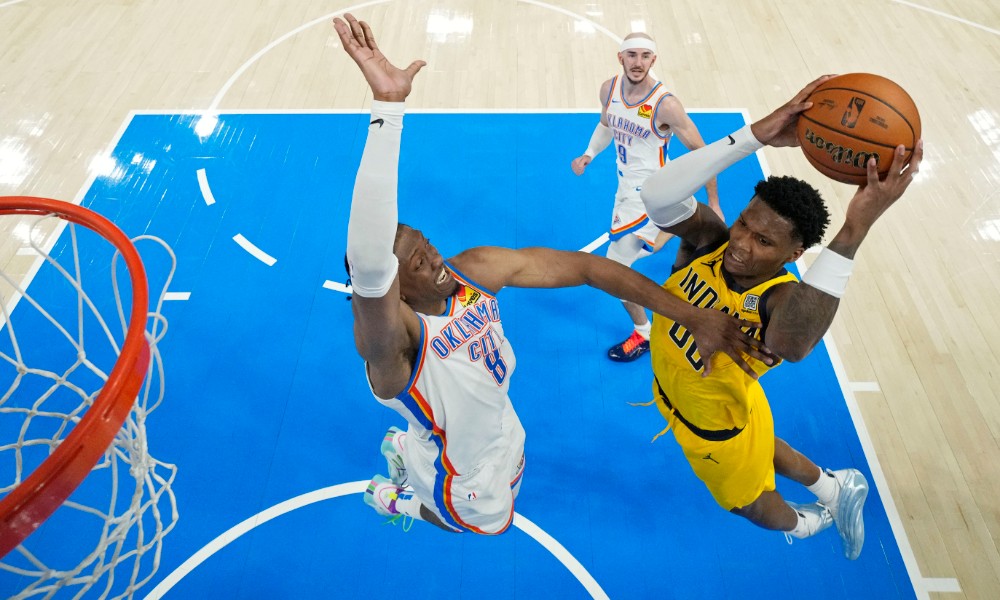 Bennedict Mathurin soars for a basket