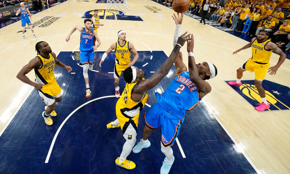 Shai Gilgeous-Alexander attempts tough shot in Game 6 of Finals