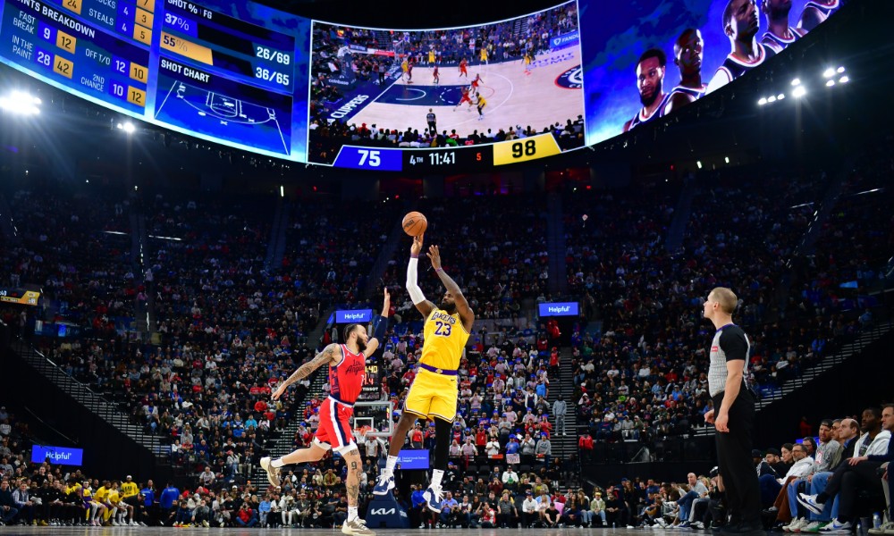 LeBron James shoots against Clippers