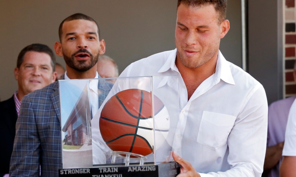 Blake Griffin with ball