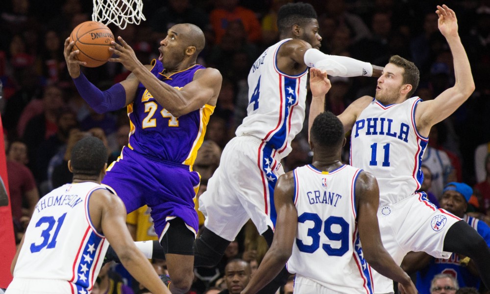 Kobe takes layup vs. 76ERS
