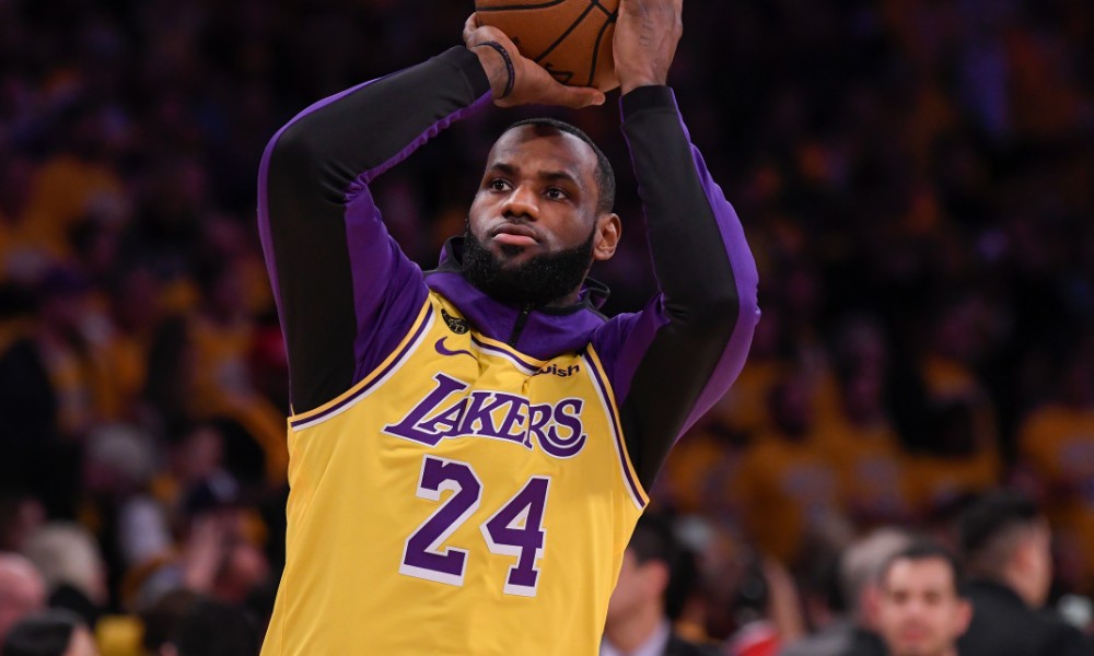 LeBron James wears Kobe Bryant jersey