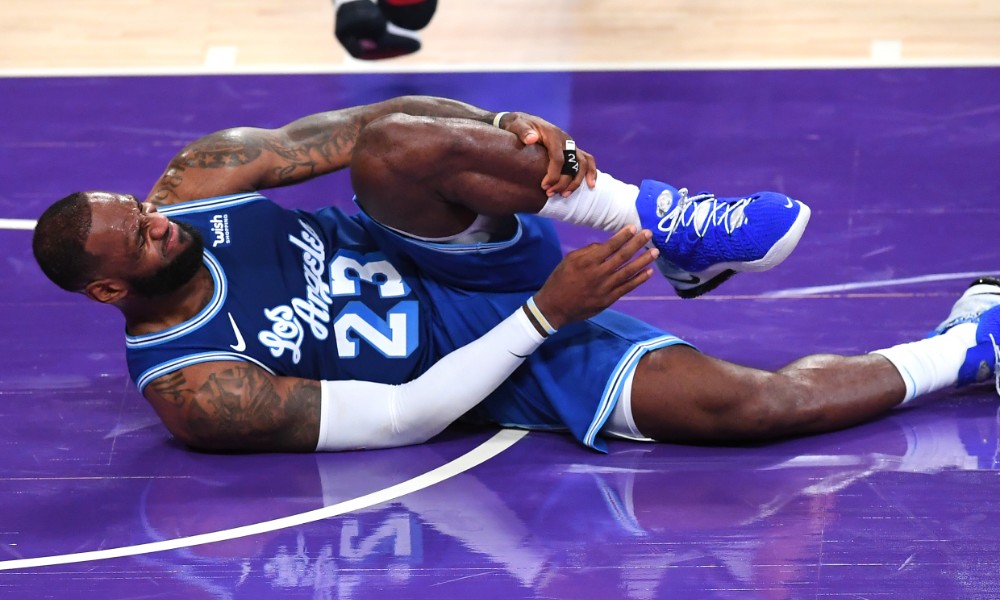 LeBron James hurt
