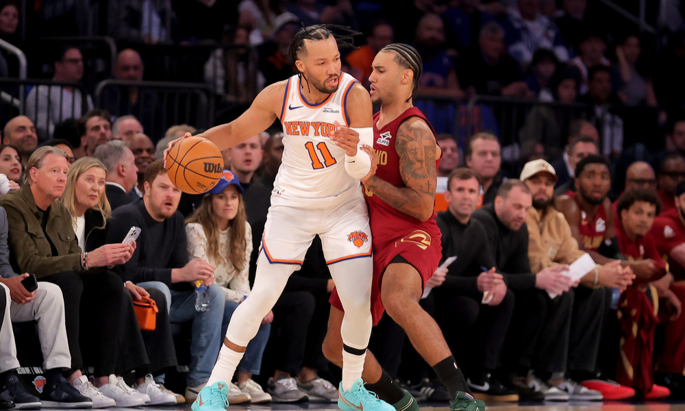 Jalen Brunson posts up his defender on Opening Night 2025.