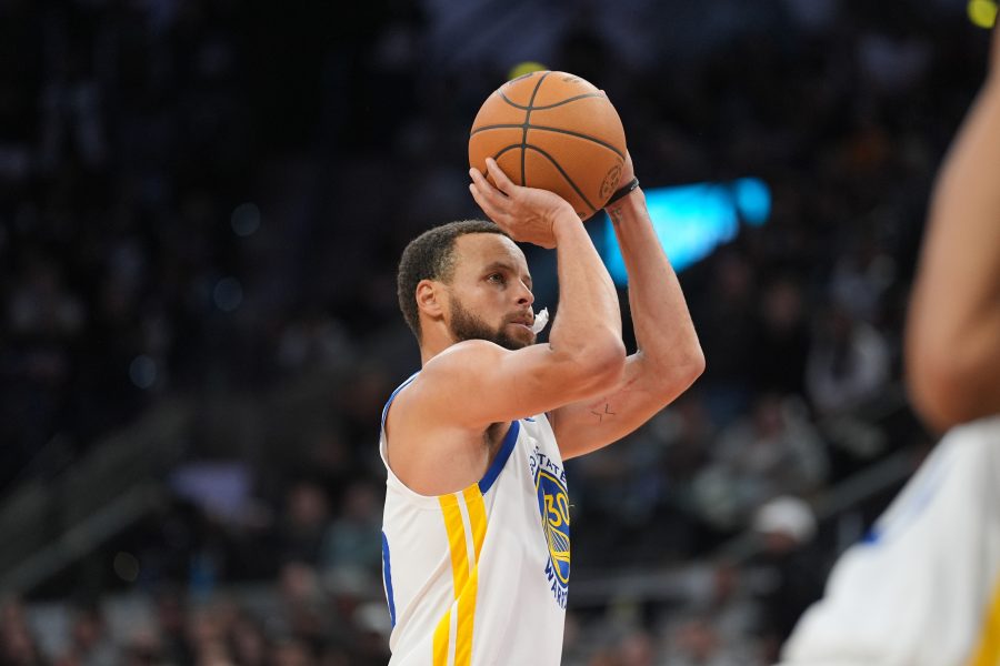 Stephen Curry shoots