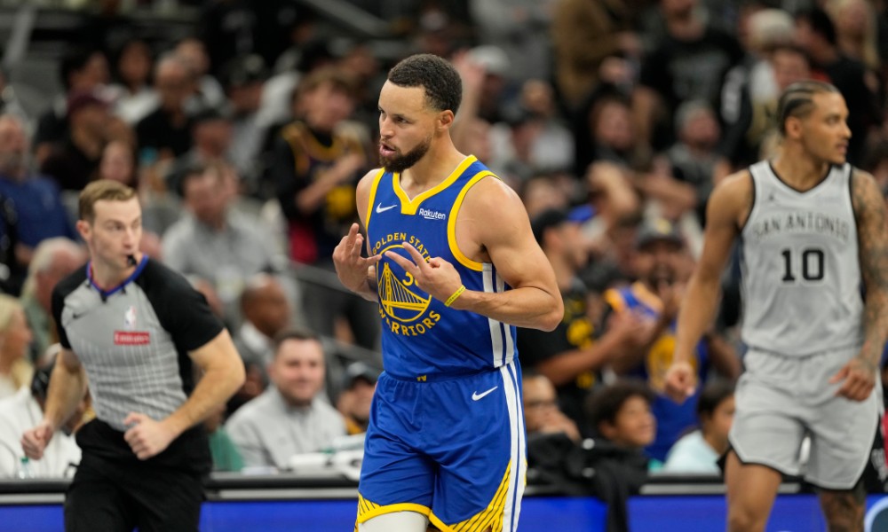 Stephen Curry touches Spurs for 49 points