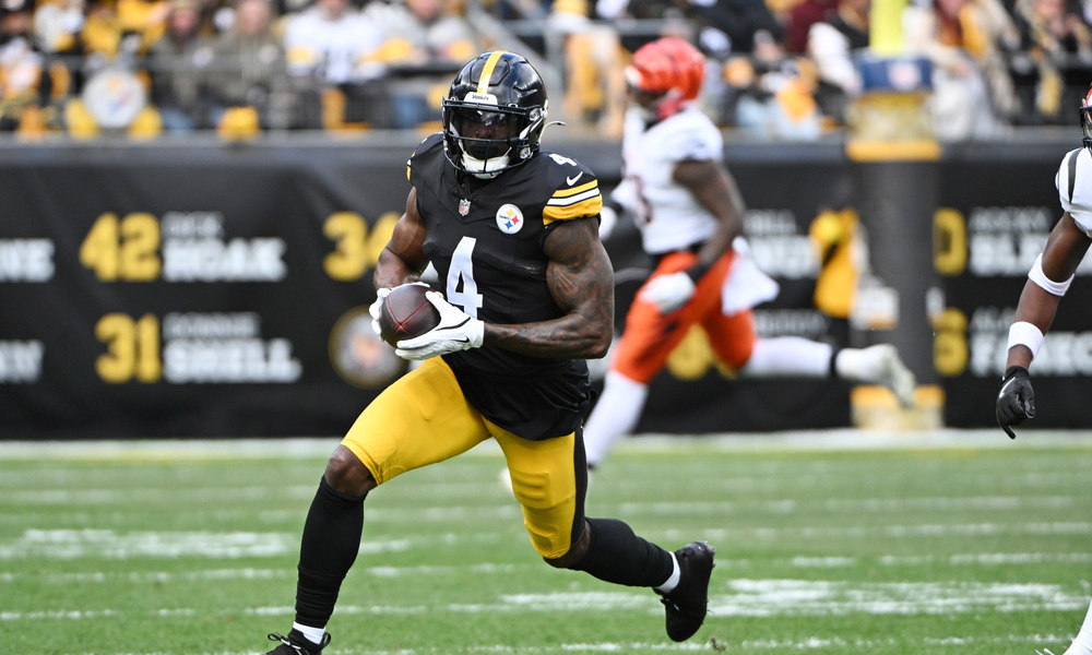 Closeup shot of Pittsburgh Steelers wide receiver DK Metcalf.