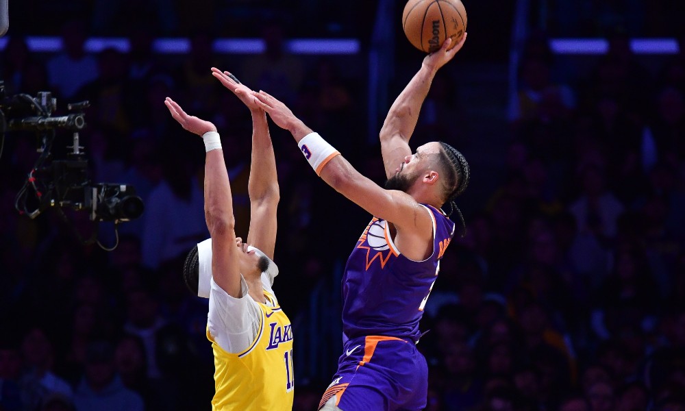 Dillon Brooks battles Lakers