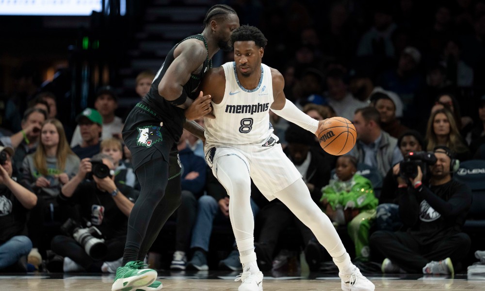 Jared Jackson Jr. battles Timberwolves