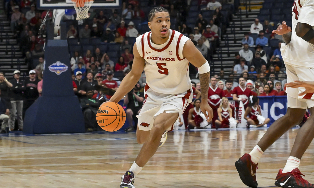 Arkansas Razorbacks guard Darius Acuff Jr. drives to the basket against the Oklahoma Sooners during the first half at Bridgestone Arena.