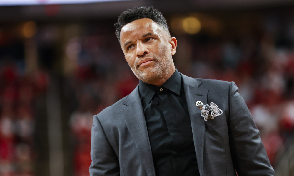 Closeup shot of former Georgia Tech head coach Damon Stoudamire.