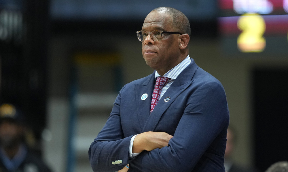 North Carolina Tar Heels head coach Hubert Davis during the second half against the California Golden Bears at Haas Pavilion.