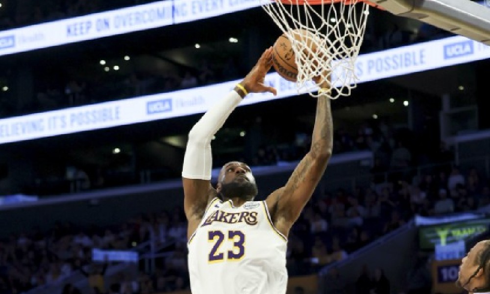 LeBron James Lakers Kings