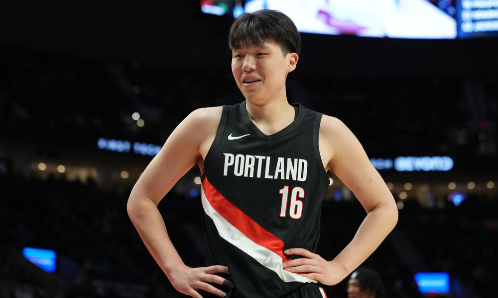 Closeup shot of Portland Trail Blazer center Yang Hansen.