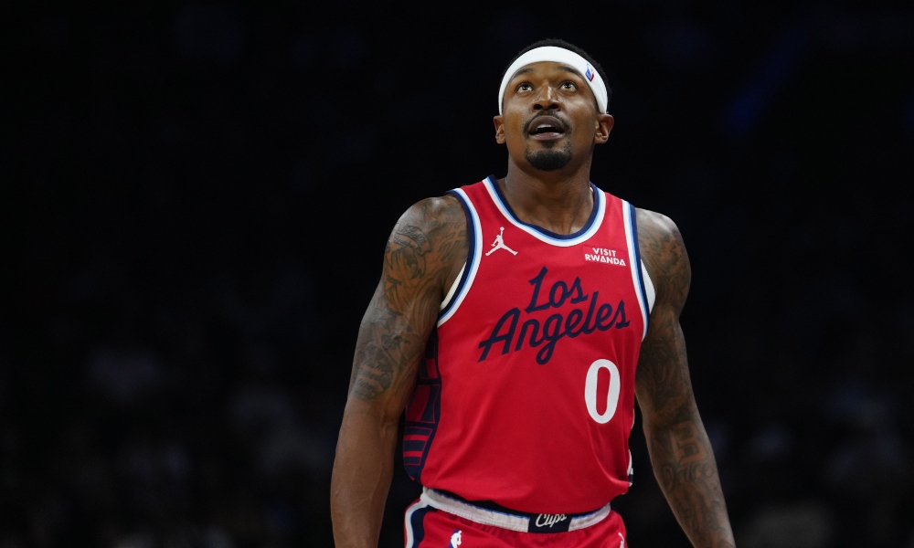 Clippers guard Bradley Beal (0) looks up at the scoreboard as he plays against the Suns during a game at the Mortgage Matchup Center. Patrick Breen/The Republic / USA TODAY NETWORK via Imagn Images