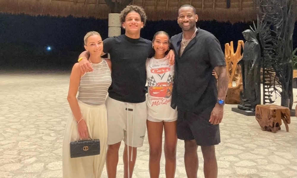 Trey Wright with his mother Lori, father, Wallace, and younger sister.